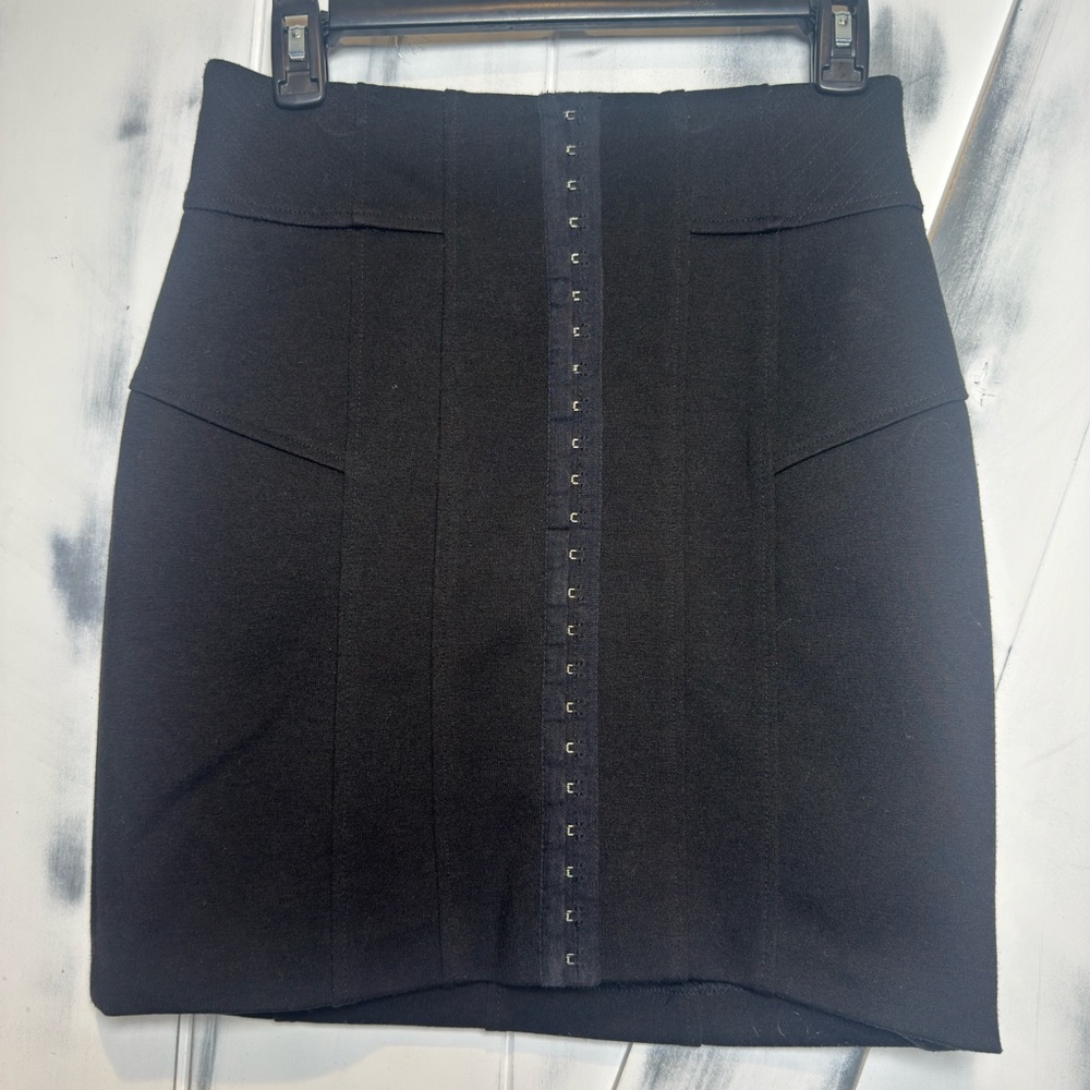 Club Monaco Black Hook-Front Bodycon Skirt | Size 6 | Stretch Ponte Knit